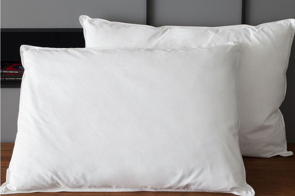 Swissôtel duck feather & down pillow 1
